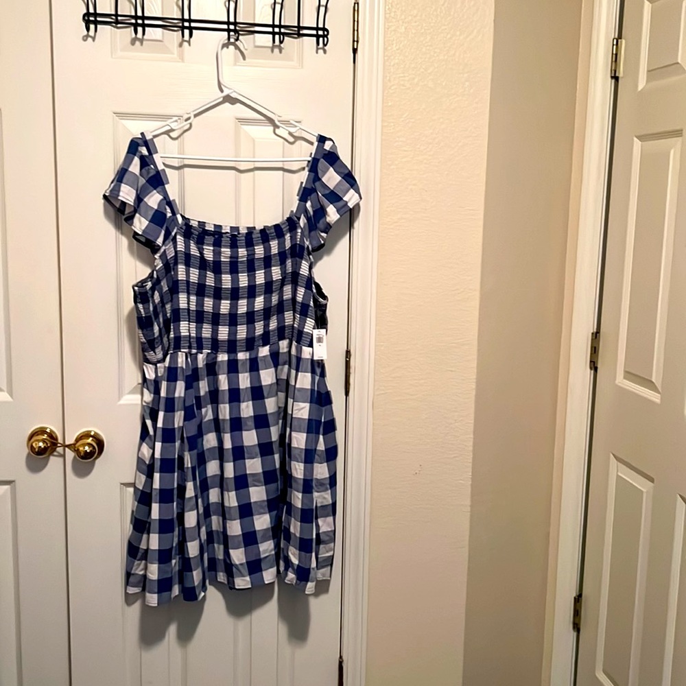 3X, Old Navy, Plaid Maxi Dress, off the shoulders sleeves. New with tags!